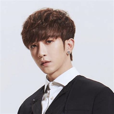 Anson Lo 盧瀚霆 .